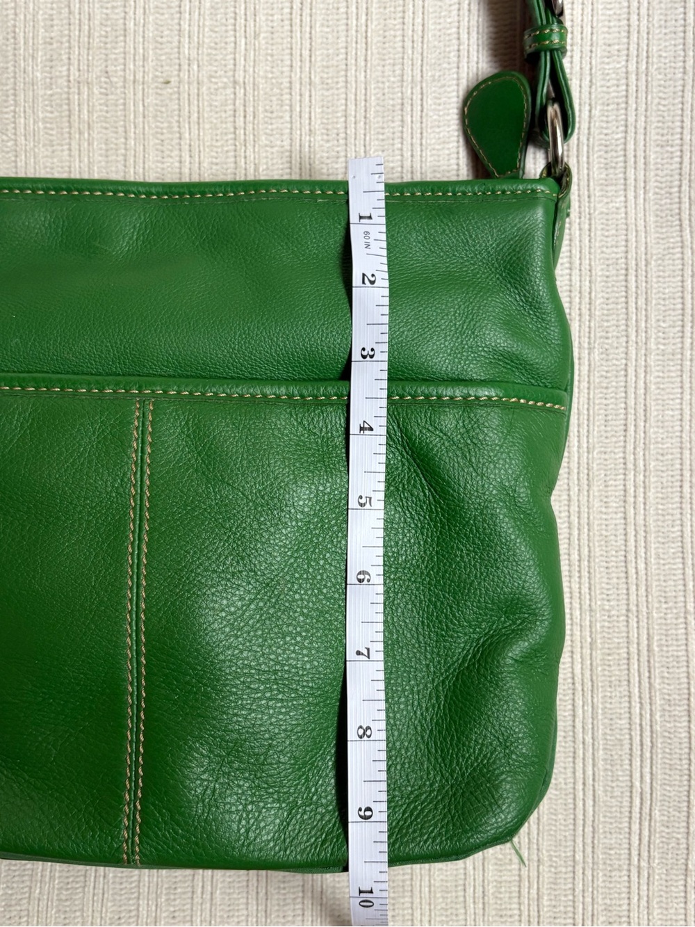 The Sak Bright Green Leather Crossbody Bag - Picture 8 of 12